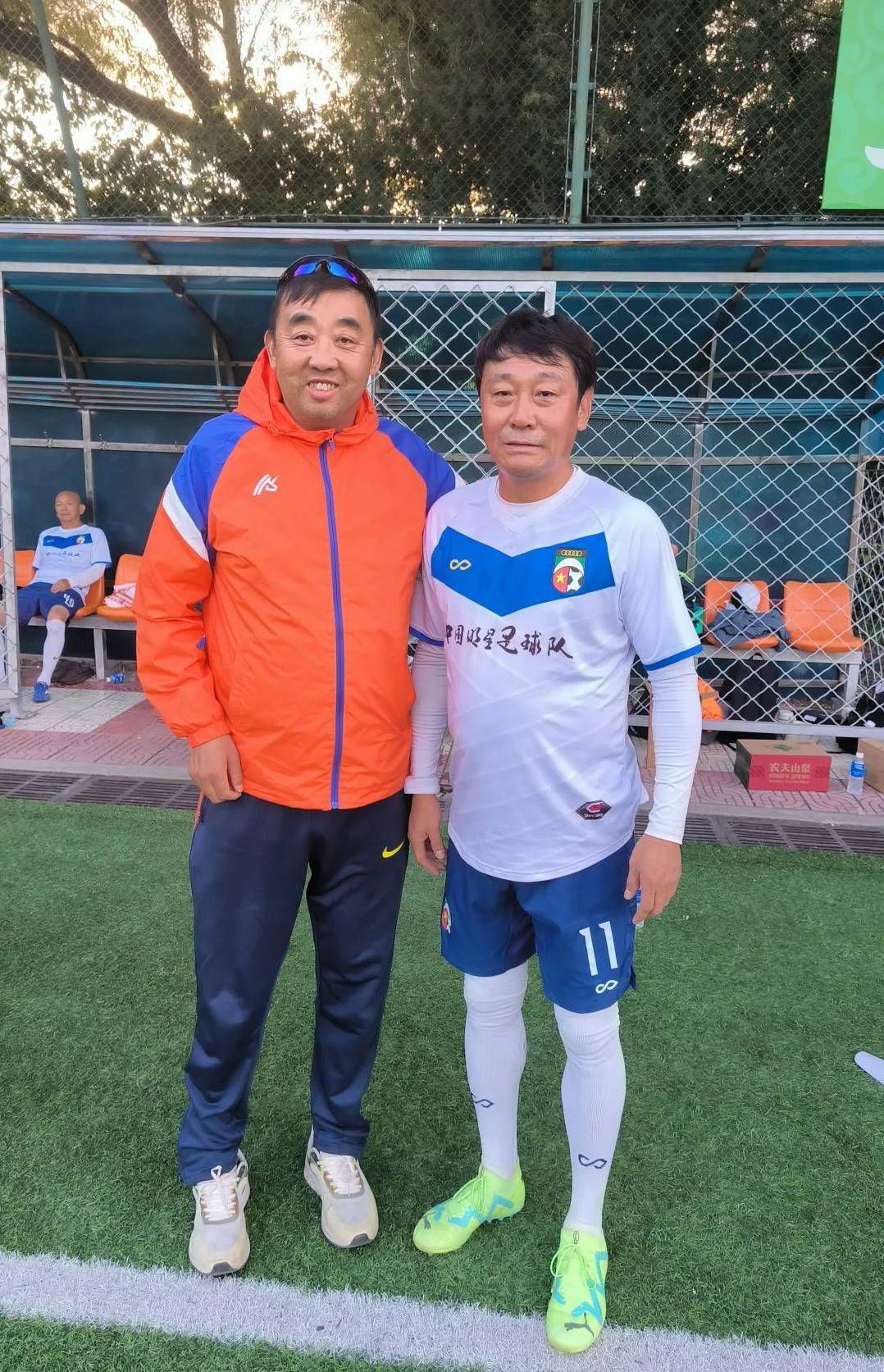 哥哥瑞凡;菲尼克斯19岁时就凭借《不设限通缉》提名奥斯卡最佳男配角，21岁凭借《我自己的爱达荷》斩获威尼斯电影节最佳男演员